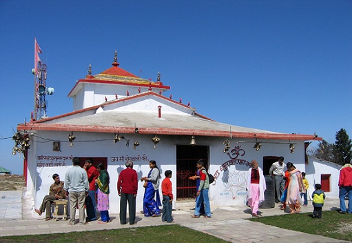 Surkanda Devi Tapınağı