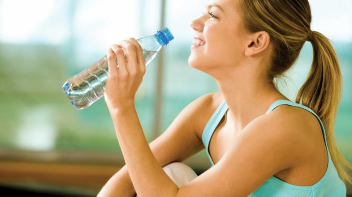χάστε βάρος χωρίς πείνα πίνετε τακτικά νερό