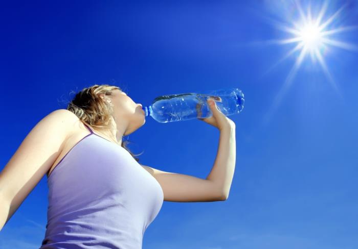 χάστε βάρος χωρίς άσκηση ή δίαιτα πιείτε νερό