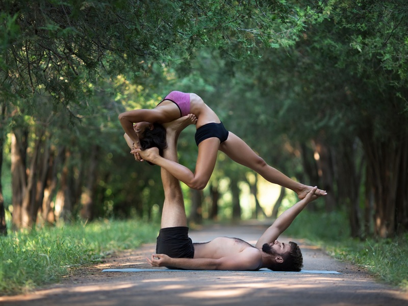 Acro Yoga Asanaları ve Faydaları