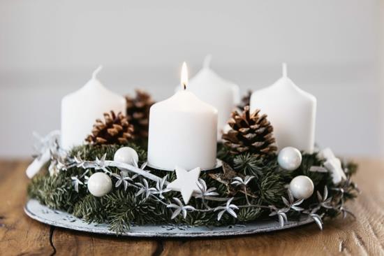 tinker advent στεφάνι λευκά κολωνά κεριά έλατο πράσινο