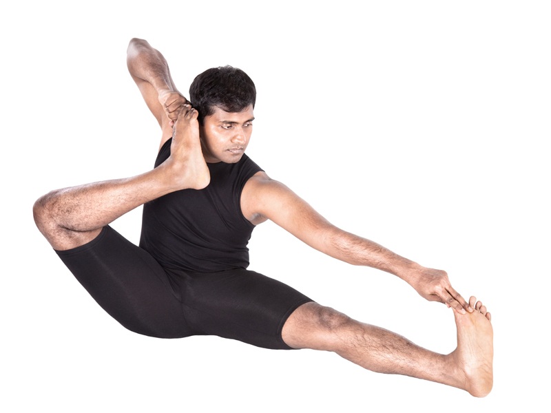 Akarna Dhanurasana (lankininko poza) Kaip ir nauda