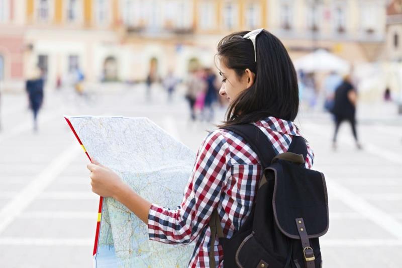 Το να ταξιδεύεις μόνος σου ωφελεί τα σχέδια διακοπών ταξιδιού και διακοπών