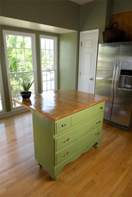 Συρταριέρα ως μπλοκ κουζίνας βαμμένο πράσινο ξύλο