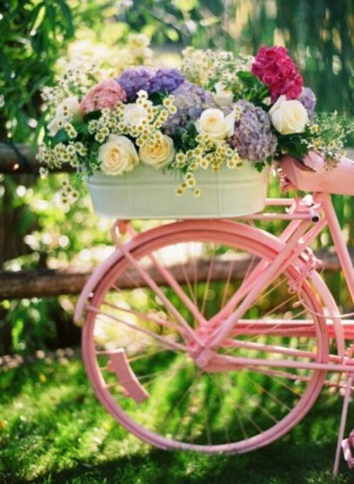 παλιά αντικείμενα ροζ ποδήλατο