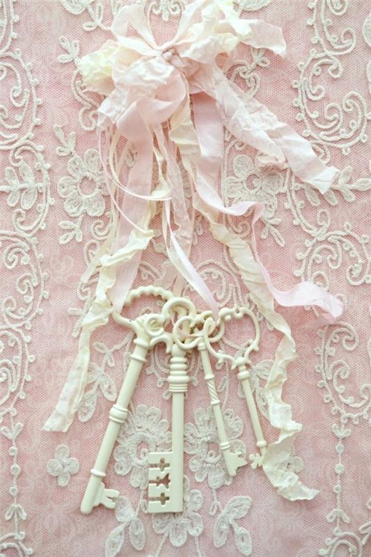 φτιάξτε μόνοι σας παλιά μεταλλικά κλειδιά shabby chic διακόσμηση