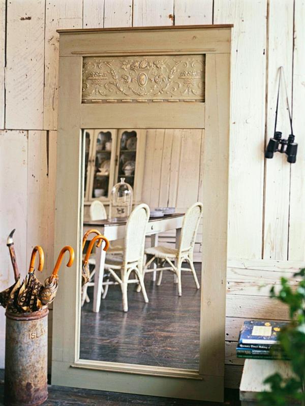 παλιές πόρτες ανακυκλώνουν diy έπιπλα διακοσμητικά αντικείμενα καθρέφτη
