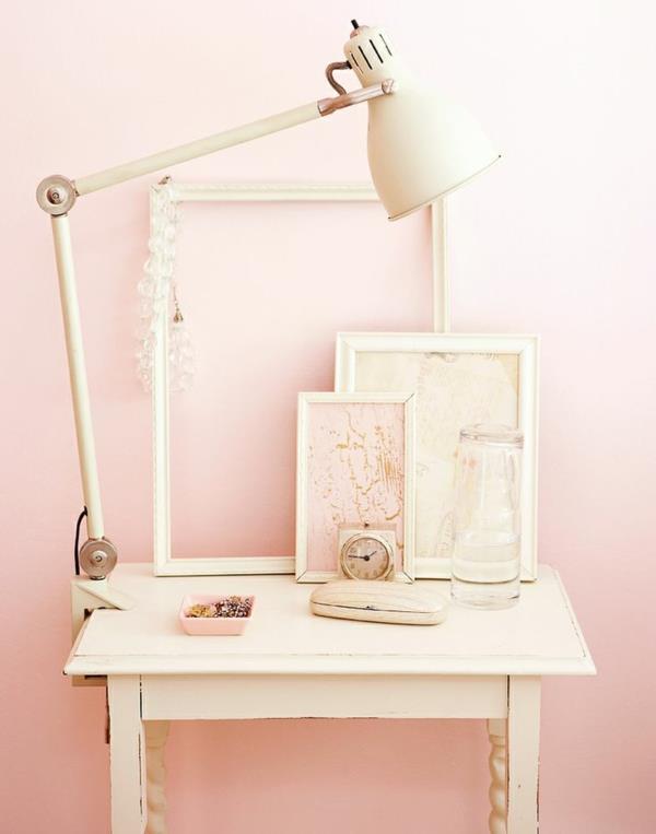 σκοτεινό ροζ χρώμα τοίχου ανοιχτό παστέλ χρώμα vintage επιτραπέζιο φωτιστικό επίπλων