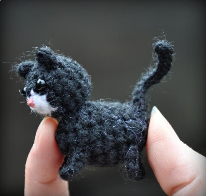 μοτίβο βελονάκι amigurumi μικροσκοπική μαύρη γάτα