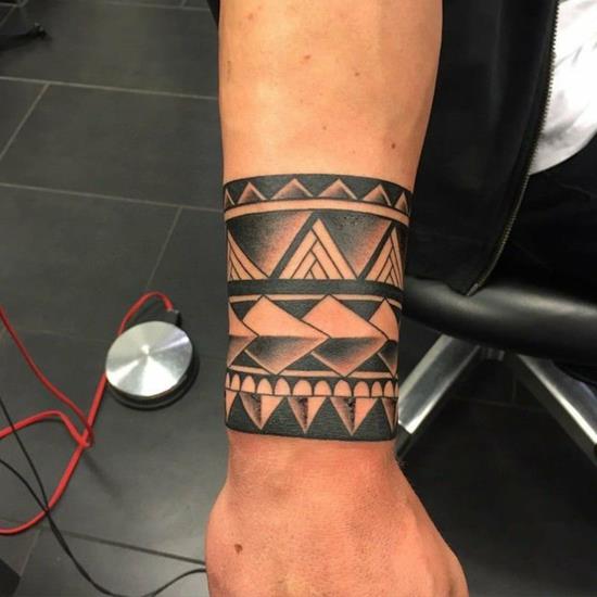 βραχιόλι τατουάζ blackwork maori