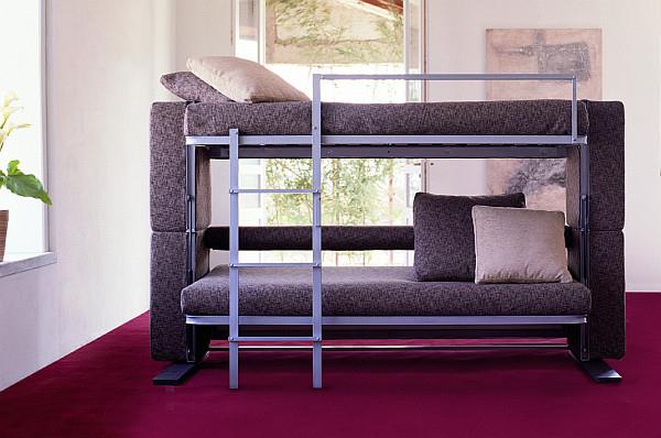 Φανταστικά σχέδια κρεβατιών σοφίτας σκάλα σκάλα άνετα μαξιλάρια