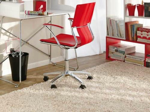 εντυπωσιακή κόκκινη προφορά καρέκλα λευκό γραφείο σχέδιο εργασίας μαλακό ανοιχτόχρωμο χαλί