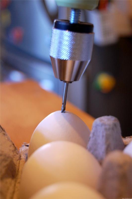 Τα φουσκωμένα αυγά διακοσμούν ιδέες Πασχαλινή διακόσμηση Τρυπήστε το αυγό