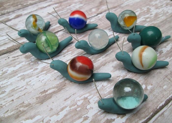 Φτιάξτε φανταχτερά διακοσμητικά κήπου μόνοι σας ανακυκλώνοντας ιδέες DIY διακοσμήσεις μαστίγιο με παιδική γυάλινη μπάλα πλαστελίνης