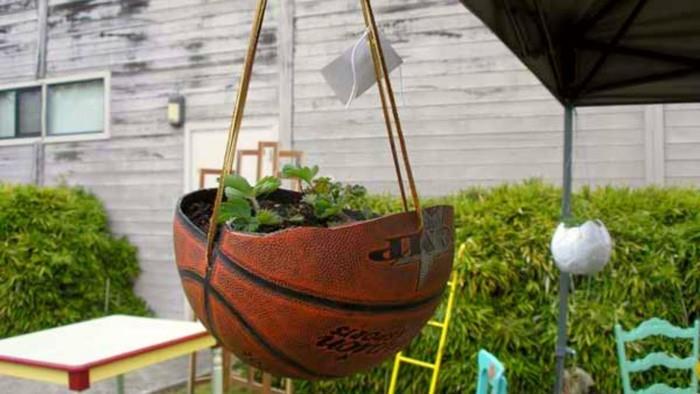 Φτιάξτε μόνοι σας ασυνήθιστες διακοσμήσεις κήπου ιδέες ανακύκλωσης diy διακόσμηση γκαρνταρόμπα φτιάξτε τον εαυτό σας μπάλα μπάσκετ