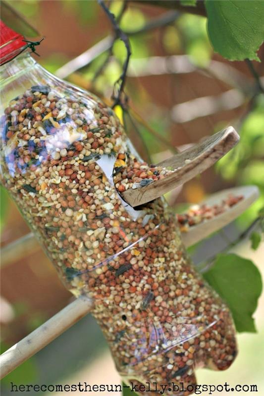Φτιάξτε μόνοι σας ασυνήθιστες διακοσμήσεις κήπου ιδέες ανακύκλωσης DIY διακόσμηση άνεμοι κουδουνίσματα καθισμένοι πάγκος από ξύλινα ραβδιά τροφοδότης πουλιών τροφοδότης πουλιών παπούτσι