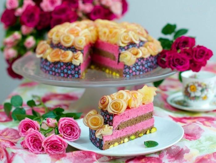 ασυνήθιστο κέικ με τριαντάφυλλα για την άνοιξη