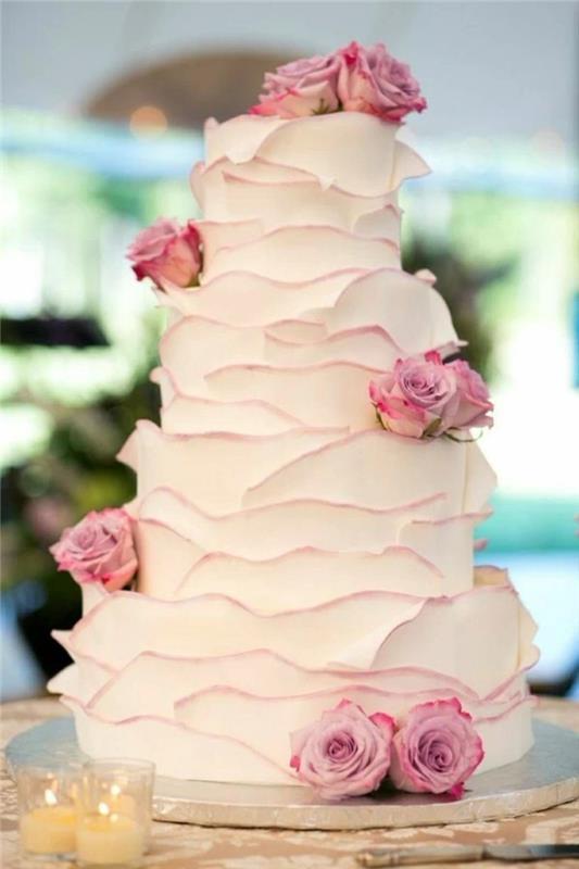 ασυνήθιστες τούρτες για καλοκαιρινούς γάμους με τριαντάφυλλα