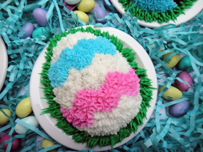 φανταχτερά κέικ πασχαλινά χρωματιστά αυγά