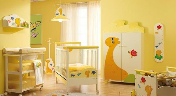 μωρό σχέδιο κίτρινο τοίχο βαφή αστείο εσωτερικό
