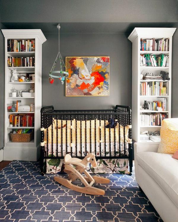 μωρό δωμάτιο μοτίβο μοτίβα σχήματα σκούρο σχέδιο ανοιχτό γκρι χρώμα τοίχου
