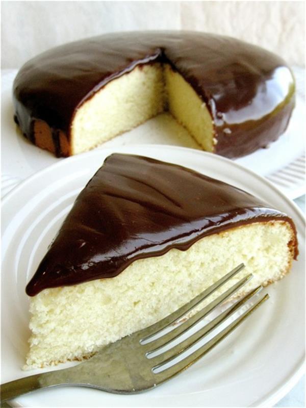 Bήσιμο κέικ χωρίς υδατάνθρακες απλά γλάσο μαύρης σοκολάτας