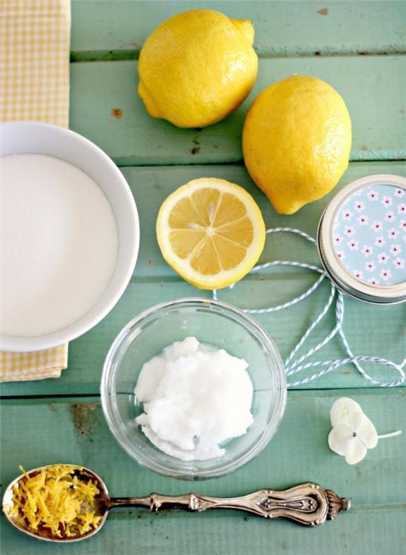 Ετοιμάστε μπέικιν πάουντερ λεμόνι scrub προσώπου