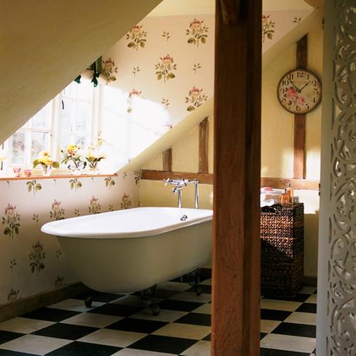 μπάνιο εσωτερική οροφή μπανιέρα ρετρό floral μοτίβο