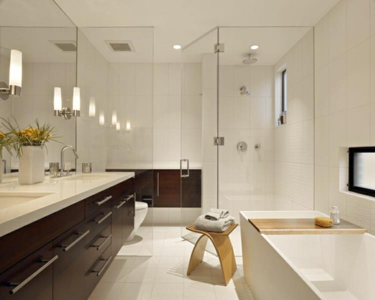 έπιπλα μπάνιου αποθηκευτικός χώρος φενγκ σούι καθρέφτης φώτα τοίχου φυτά μπανιέρας