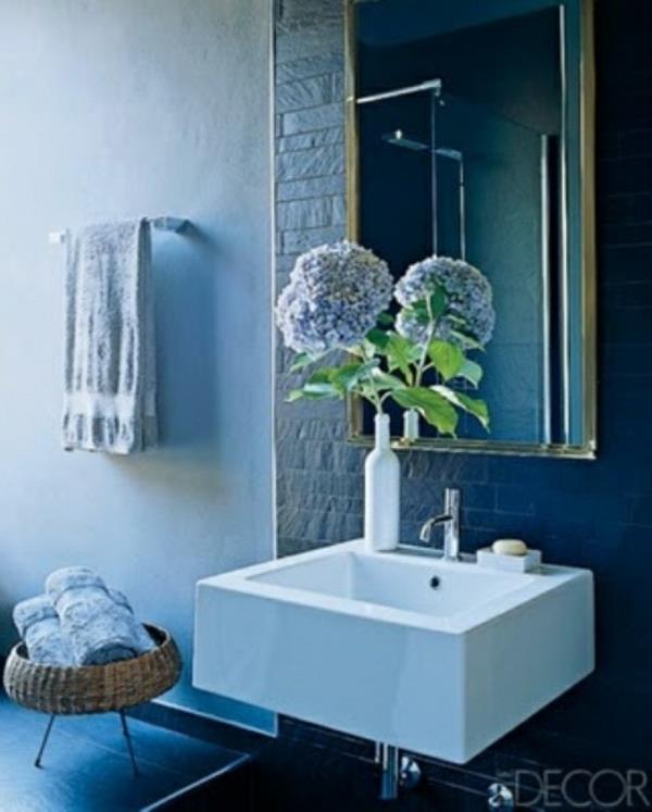 σχεδιασμός μπάνιου τοίχοι με μπλε λουλούδια