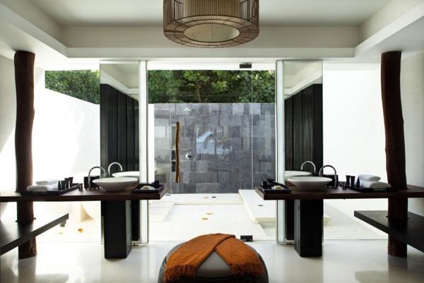 ιδέες εσωτερικού σχεδιασμού μπάνιου γυάλινοι τοίχοι μπανιέρα μοντέρνα