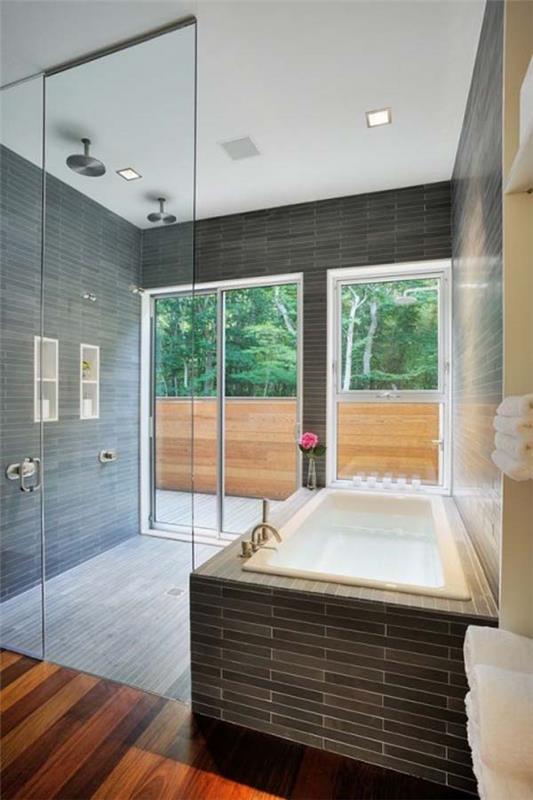 ιδέες εσωτερικού σχεδιασμού μπάνιου γυάλινοι τοίχοι ενσωματωμένη μπανιέρα
