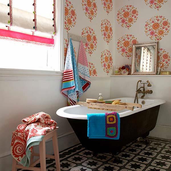 ιδέες εσωτερικού σχεδιασμού μπάνιου γυάλινοι τοίχοι πλακάκια floral μοτίβα