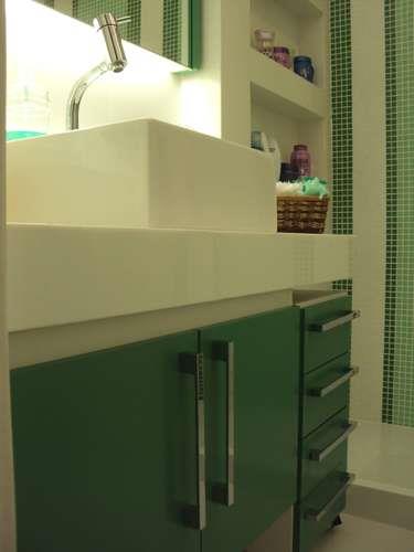σχεδιασμός τοίχου μπάνιου πράσινα πλακάκια νιπτήρα βάσης νιπτήρα
