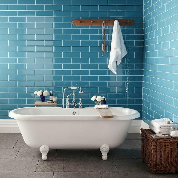 σχέδιο μπάνιου με κεραμίδια πλακάκια τοίχου μπανιέρα ανεξάρτητη