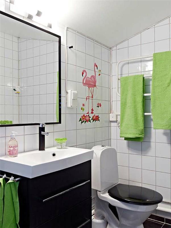 πλακάκια μπάνιου αυτοκόλλητα πράσινες πινελιές πετσέτες μικρό μπάνιο