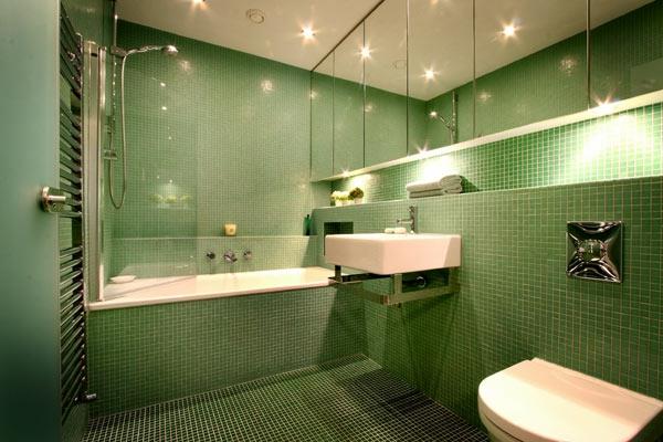 έπιπλα μπάνιου με χωνευτή μπανιέρα πλακάκια μπάνιου πράσινα