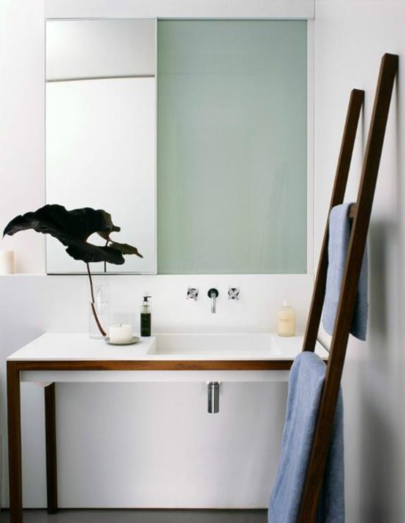 έπιπλα μπάνιου μοντέρνα επίπλωση μπάνιου μινιμαλιστική ξύλινη πετσέτα σκάλα