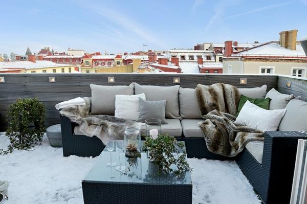 Ρυθμίστε μπαλκόνι βεράντα σχεδιασμό εικόνες χειμώνα κήπο έπιπλα μπαστούνι έπεσε κουβέρτες
