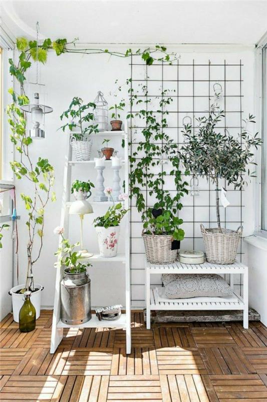 Δημιουργήστε ένα μπαλκόνι μπαλκόνι συρταριέρα επίπλων μπουφέ πλεκτά καλάθια ξύλινη σκάλα λουλούδι στάση αναρρίχηση φυτά