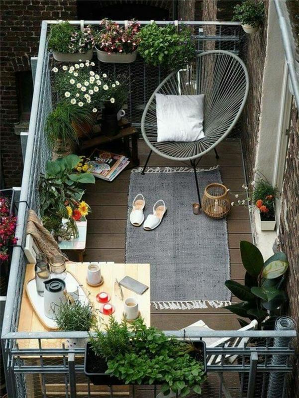 σχέδιο μπαλκόνι μπαλκόνι έπιπλα ψάθινη καρέκλα πτυσσόμενο τραπέζι φυτά μπαλκόνι