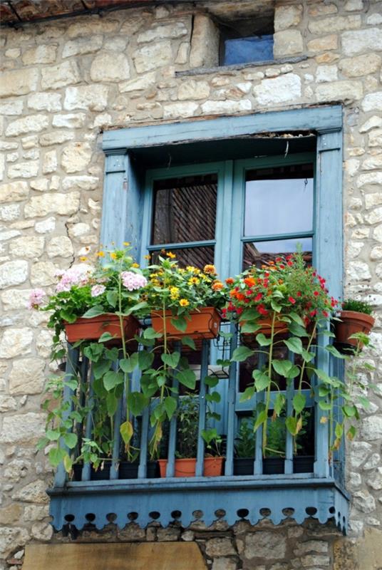 ιδέες για τα μπαλκόνια μπαλκόνια λουλούδια πρόσοψη τούβλα