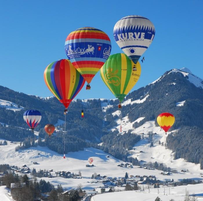 μπαλόνι που πετάει στις Άλπεις