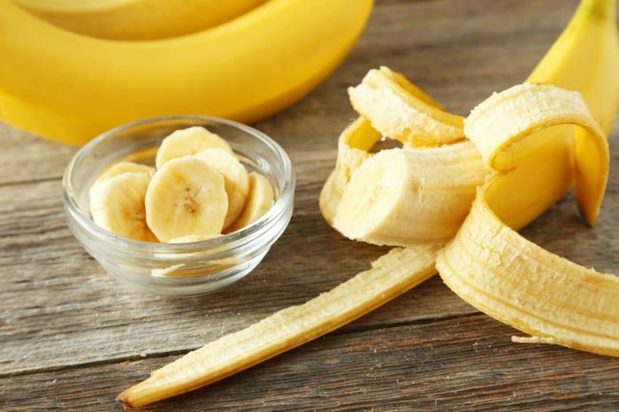 μπανάνες υγιεινή ολόκληρη εικόνα γεμάτη κομμάτια φλούδας μπανάνας