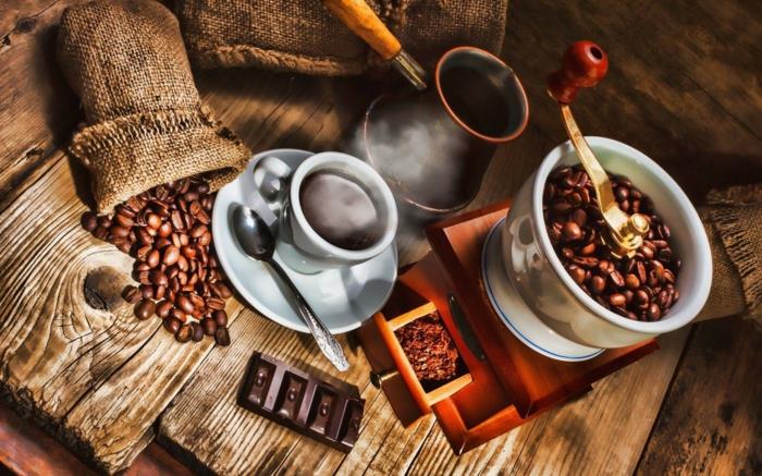 μαστορέματα με καφέ με κόκκους καφέ νεκρή φύση καφέ