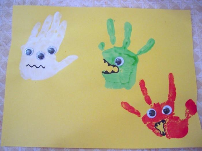 τσιγκούνη με παιδιά αστείες εικόνες με αποτυπώματα χεριών