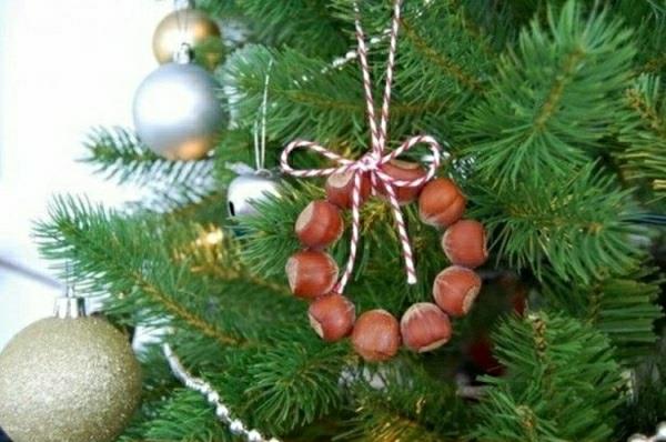 χειροτεχνίες συμβουλές χριστουγεννιάτικες διακοσμήσεις χριστουγεννιάτικων δέντρων ιδέες βελανίδι