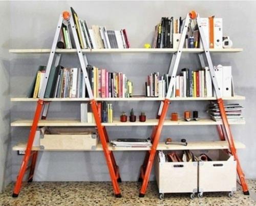 βιβλιοθήκες μακριές σανίδες και σκάλες αλουμινίου
