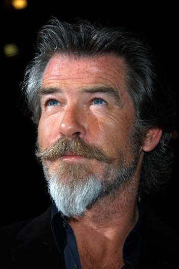 pierce brosnan sakal stili