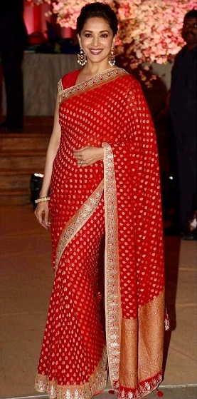 Dizaineris Sarees